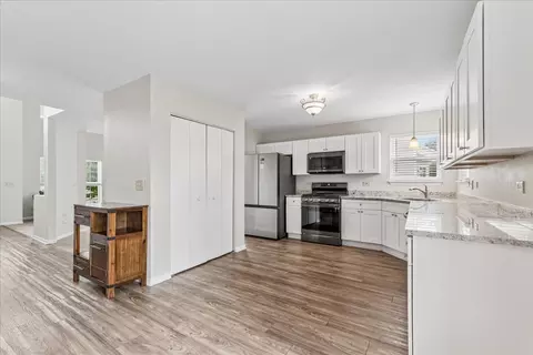 Kitchen - 1811 Prairie Ridge Dr, Plainfield, IL 60586 photo 2 of 4