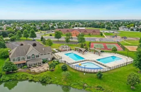 View/Area - 1811 Prairie Ridge Dr, Plainfield, IL 60586 photo 2 of 3