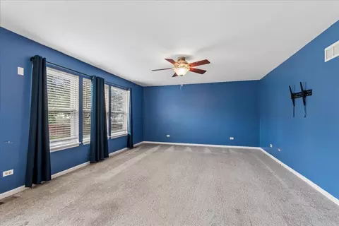 Living - 1811 Prairie Ridge Dr, Plainfield, IL 60586 photo 3 of 6