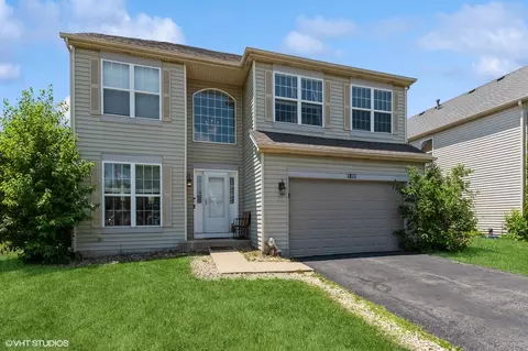 Exterior - 1811 Prairie Ridge Dr, Plainfield, IL 60586 photo 2 of 4