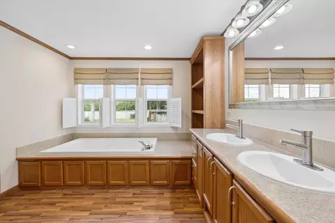 Bath - 524 6th St, Andover, IL 61233 photo 4 of 5