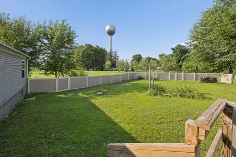 Exterior - 524 6th St, Andover, IL 61233 photo 10 of 13