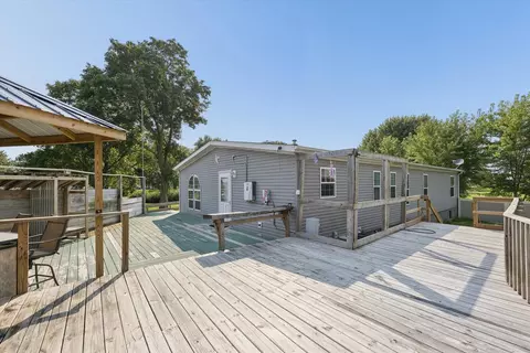 Exterior - 524 6th St, Andover, IL 61233 photo 12 of 13