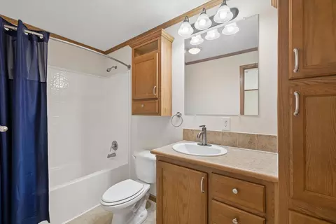 Bath - 524 6th St, Andover, IL 61233 photo 1 of 5