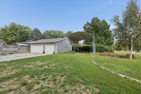 Exterior - 524 6th St, Andover, IL 61233 photo 5 of 13
