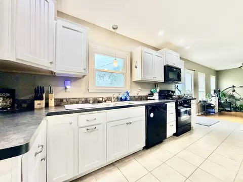 Kitchen - 922 Cornell St, Ottawa, IL 61350 photo 3 of 3