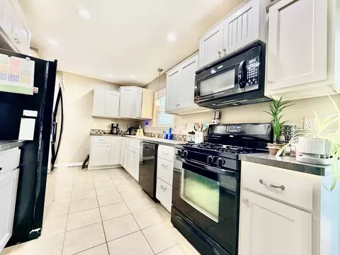Kitchen - 922 Cornell St, Ottawa, IL 61350 photo 1 of 3