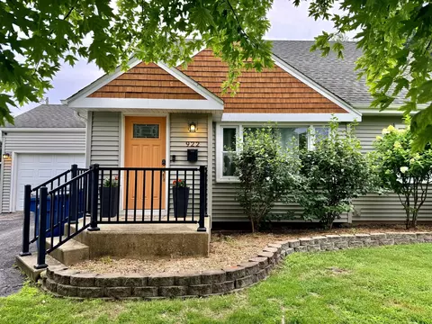 Exterior - 922 Cornell St, Ottawa, IL 61350 photo 2 of 5