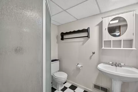 Bath - 613 E 3rd St #3, Lockport, IL 60441 photo 3 of 3