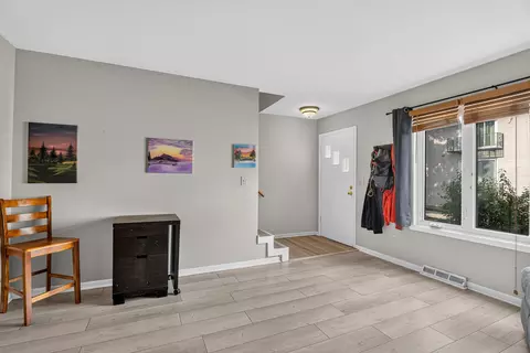 Entry Way - 613 E 3rd St #3, Lockport, IL 60441 photo 1 of 2