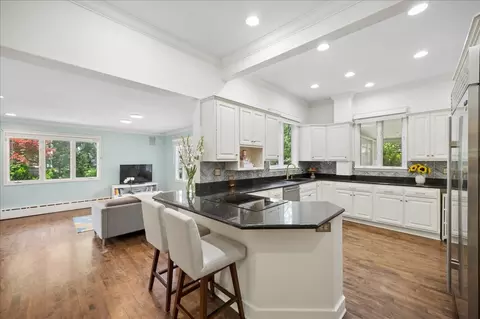 Kitchen - 555 Cherry St, Winnetka, IL 60093 photo 2 of 3
