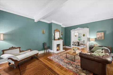 Living - 555 Cherry St, Winnetka, IL 60093 photo 3 of 5