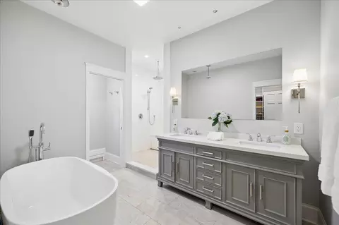 Bath - 555 Cherry St, Winnetka, IL 60093 photo 1 of 4