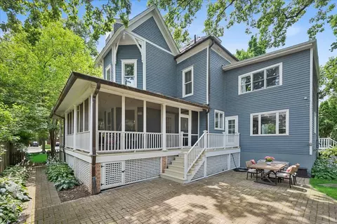 Exterior - 555 Cherry St, Winnetka, IL 60093 photo 4 of 12