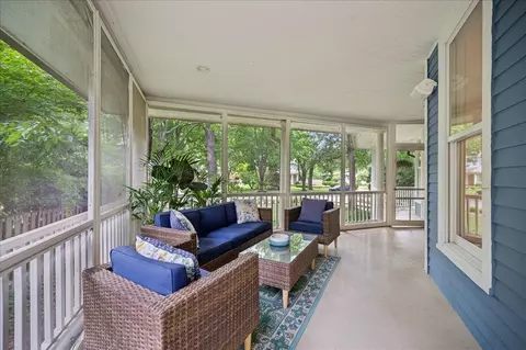 Exterior - 555 Cherry St, Winnetka, IL 60093 photo 2 of 12