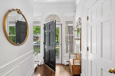 Entry Way - 555 Cherry St, Winnetka, IL 60093 photo 1 of 3