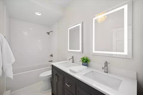 Bath - 555 Cherry St, Winnetka, IL 60093 photo 2 of 4