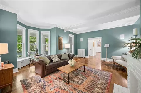 Living - 555 Cherry St, Winnetka, IL 60093 photo 4 of 5