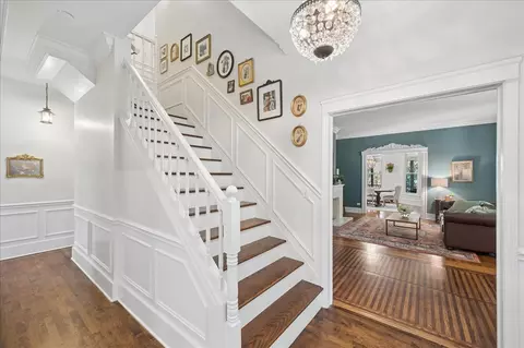 Entry Way - 555 Cherry St, Winnetka, IL 60093 photo 2 of 3