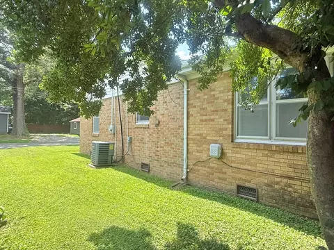 Exterior - 313 E 12th St, Metropolis, IL 62960 photo 3 of 3