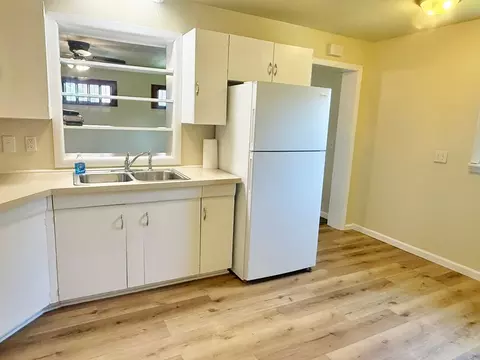 Kitchen - 313 E 12th St, Metropolis, IL 62960 photo 2 of 2