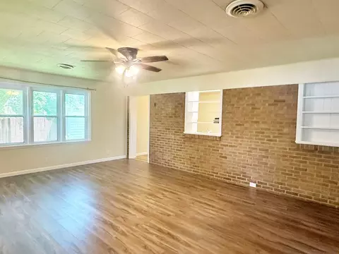 Living - 313 E 12th St, Metropolis, IL 62960 photo 5 of 5
