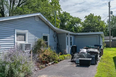 Exterior - 2317 9th St, Silvis, IL 61282 photo 1 of 4