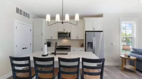 Kitchen - 100 Great Loop Dr #60, Ottawa, IL 61350 photo 2 of 2