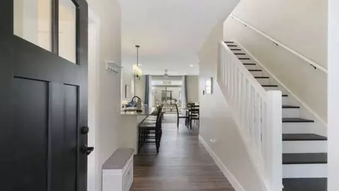 Entry Way - 100 Great Loop Dr #60, Ottawa, IL 61350 photo 1 of 2