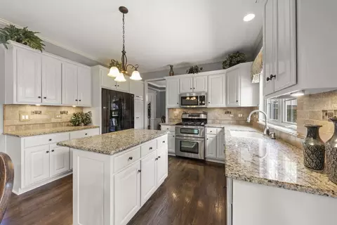 Kitchen - Undisclosed, Plainfield, IL 60585 photo 3 of 4