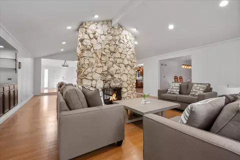 Living - 2821 Covert Rd, Glenview, IL 60025 photo 2 of 3