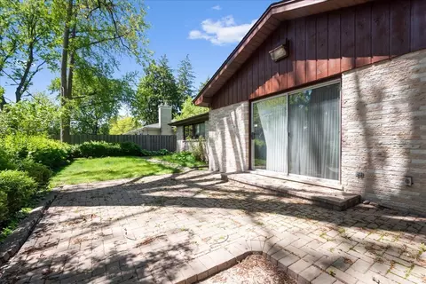 Exterior - 2821 Covert Rd, Glenview, IL 60025 photo 3 of 3