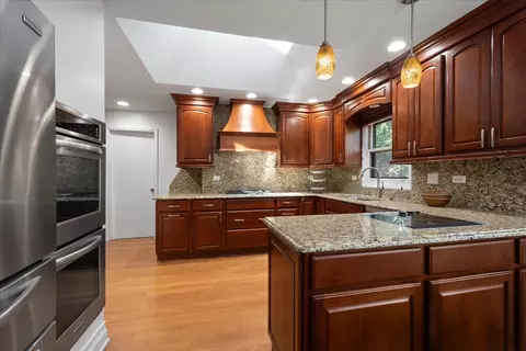 Kitchen - 2821 Covert Rd, Glenview, IL 60025 photo 3 of 5