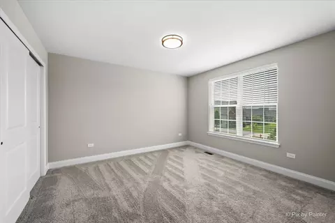 Bedroom - 1451 Bethpage Cir, Elgin, IL 60124 photo 8 of 10