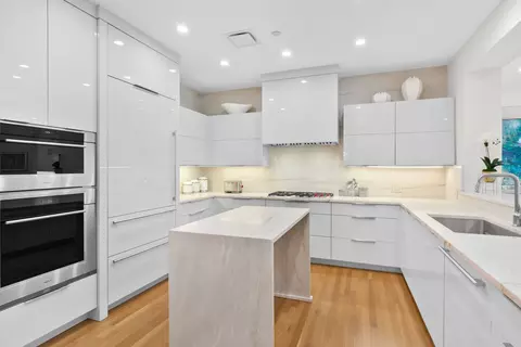 Kitchen - 270 E Pearson St #803, Chicago, IL 60611 photo 2 of 2