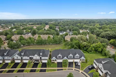 View/Area - 641 Bourbon Ct, Naperville, IL 60565 photo 3 of 9