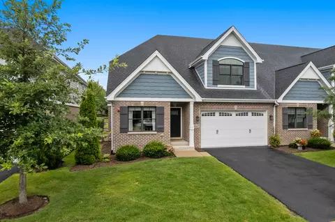 Exterior - 641 Bourbon Ct, Naperville, IL 60565 photo 4 of 4