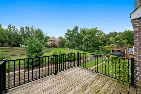 Exterior - 641 Bourbon Ct, Naperville, IL 60565 photo 3 of 4