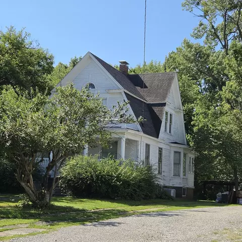 Exterior - 522 E Main St, Benton, IL 62812 photo 3 of 3