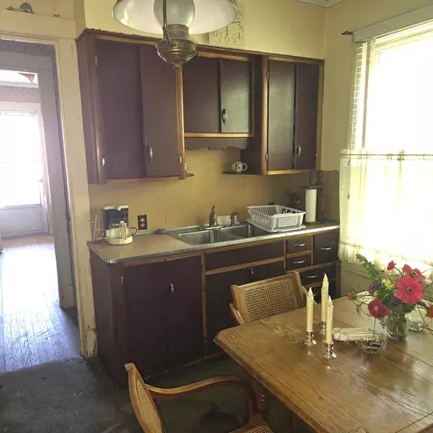 Kitchen - 522 E Main St, Benton, IL 62812 photo 4 of 4
