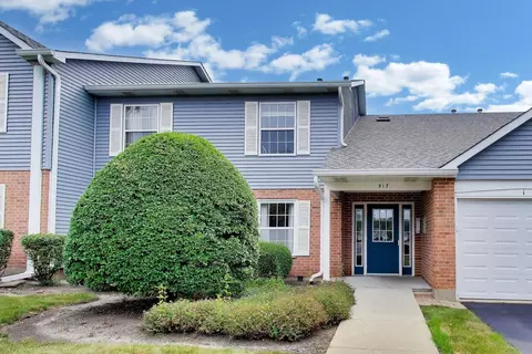 917 Golf Course Rd #1, Crystal Lake, IL 60014