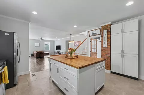 Kitchen - 101 E Douglas St, Saint Joseph, IL 61873 photo 4 of 6