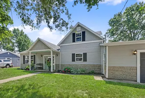 Exterior - 101 E Douglas St, Saint Joseph, IL 61873 photo 3 of 11