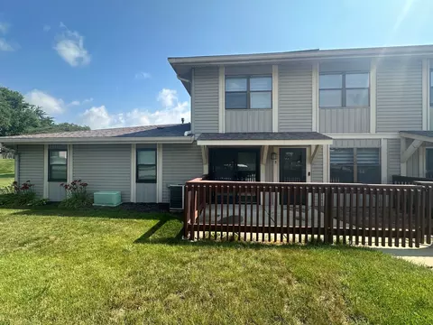 5700 Dutch Mill Ct #B, Hanover Park, IL 60133