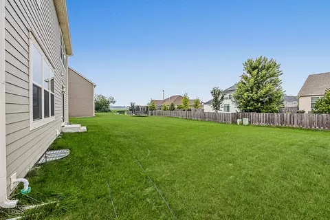 Exterior - 3646 Edelweiss Rd, Elgin, IL 60124 photo 3 of 4