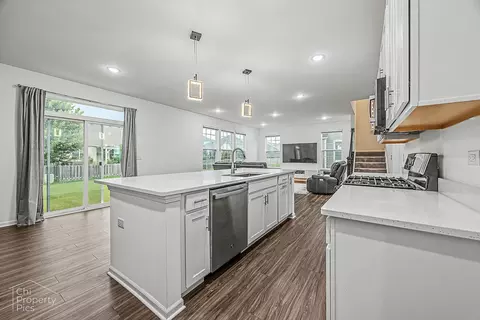 Kitchen - 3646 Edelweiss Rd, Elgin, IL 60124 photo 2 of 2