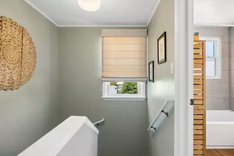 Entry Way - 1320 E Washington St, Des Plaines, IL 60016 photo 5 of 5