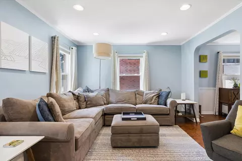 Living - 1320 E Washington St, Des Plaines, IL 60016 photo 4 of 4