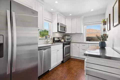 Kitchen - 1320 E Washington St, Des Plaines, IL 60016 photo 1 of 2