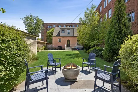 Exterior - 1320 E Washington St, Des Plaines, IL 60016 photo 4 of 5